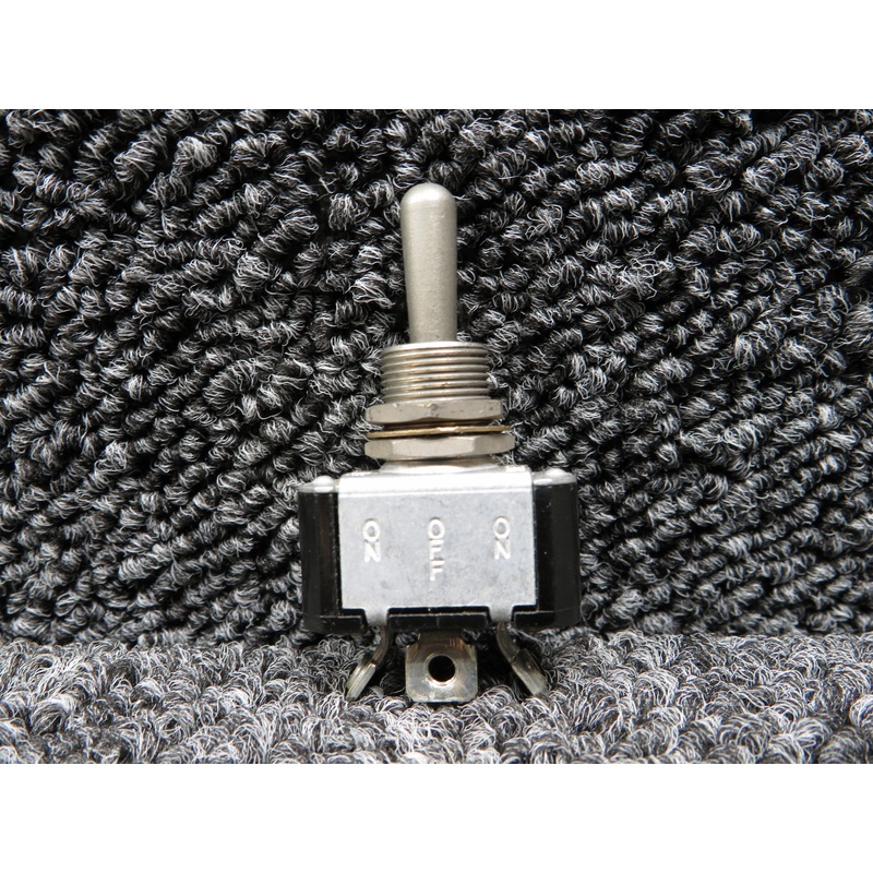MS35058-21 (Alt: 8800K16) Cutler-Hammer Maintained Toggle Switch