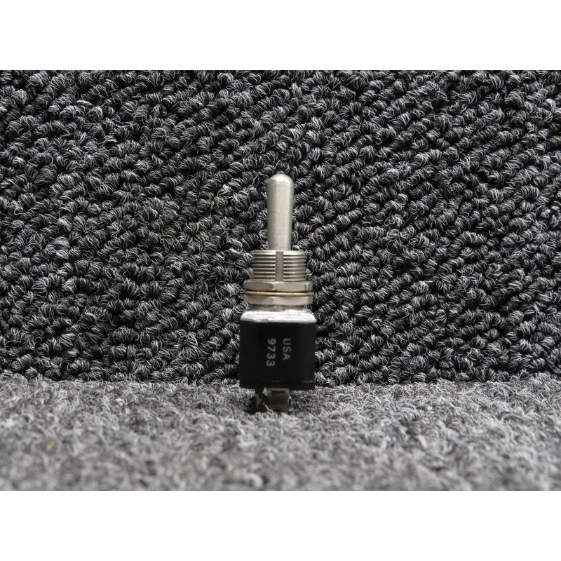 MS35058-23 (Alt: 88105K15) Cutler-Hammer Maintained Toggle Switch Assembly