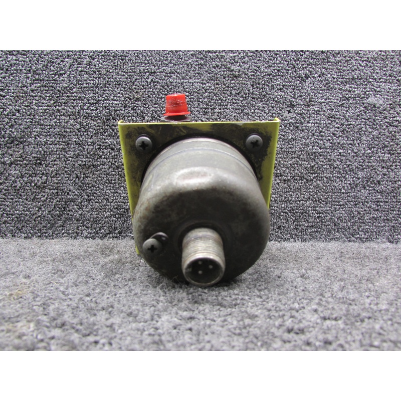42D164 Custom Component Differential Pressure Switch with Bracket (Worn Tag)