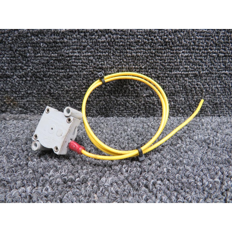 49-93 Micro Pneumatic Logic Pressure Sensor