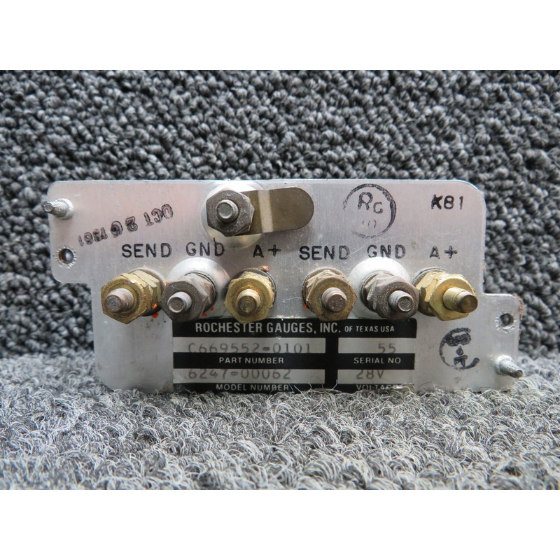 C669552-0101 Rochester Gauges Dual Oil Pressure Indicator (Volts: 28)