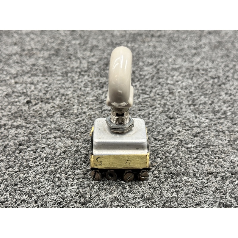 587-818 (Alt: PS50037-1-2) Cutler Hammer Landing Gear Toggle Switch Assembly