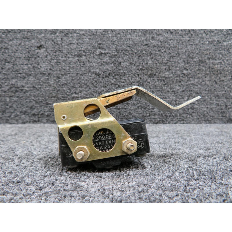 MS25026-1 Micro Limit Switch Assembly