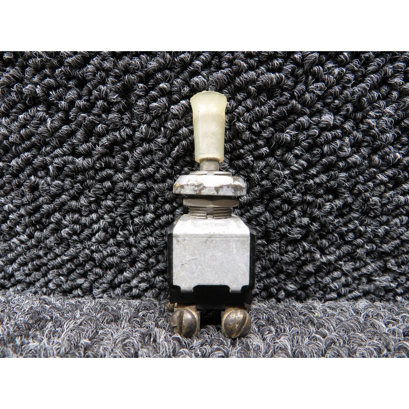 ST50N (Alt: AN3027-3) Cutler-Hammer Maintained Toggle Switch Assembly