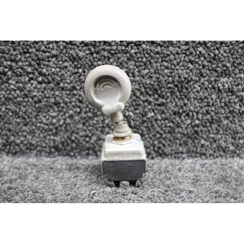 587-818 (Alt: PS50037-1-2) Piper PA34-200T Cutler-Hammer Landing Gear Switch