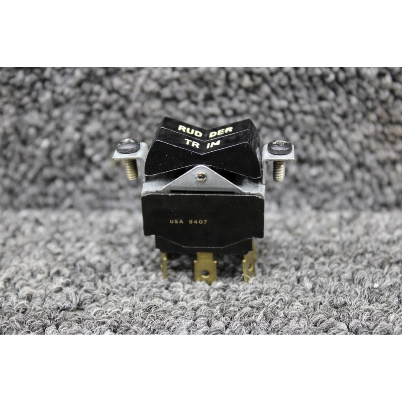 880052-519 Mooney M20M Cutler Hammer Rudder Trim Split Rocker Switch