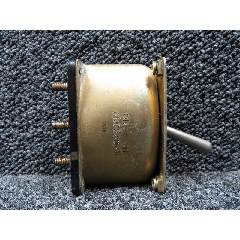 AN3230-3 Cutler-Hammer Toggle Circuit Breaker