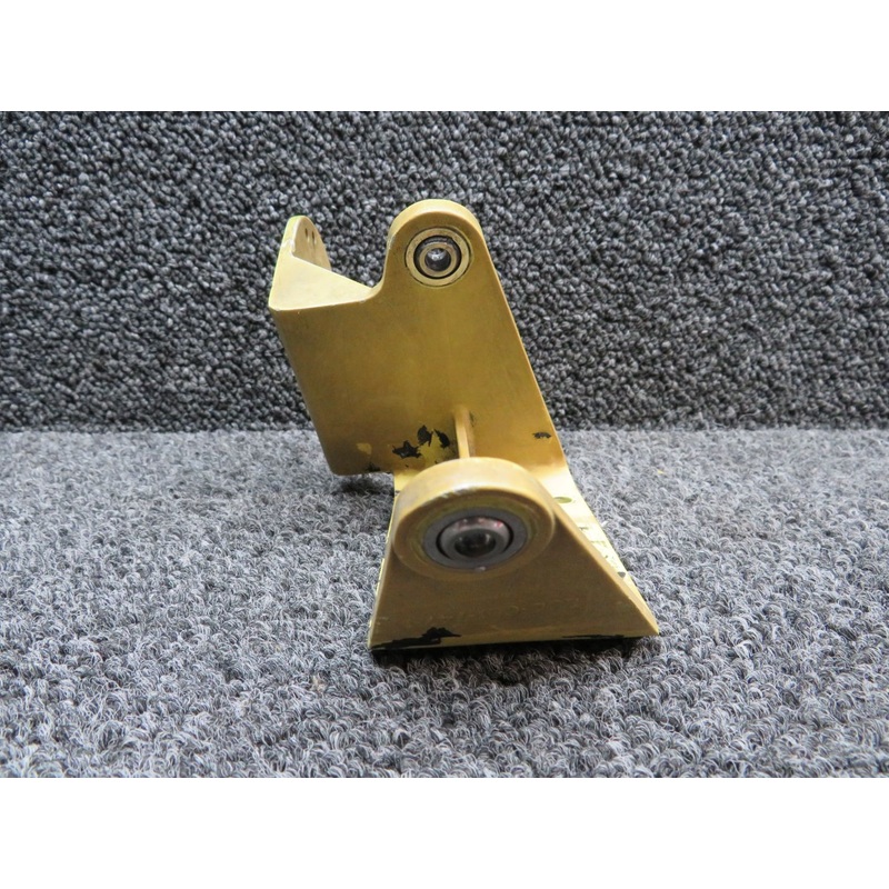 206-061-747-001 (Alt: 206-061-747-003) Bell 206B Bracket Assembly