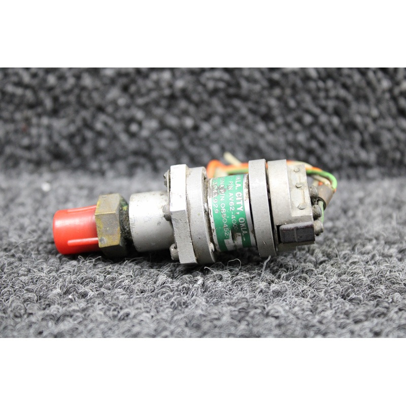 AV62-4000-4 (Alt: 0850452-8) Avionics Fuel Pressure Switch