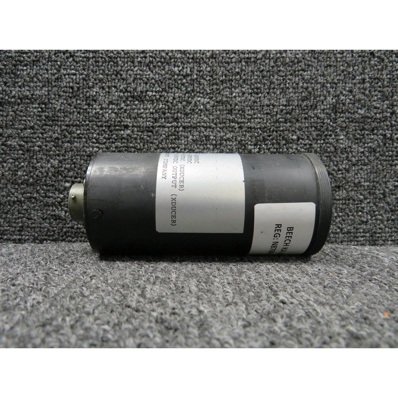 562-988 (Alt: 101-384122-5) Hickok Dual Oil Temp and Pressure Indicator