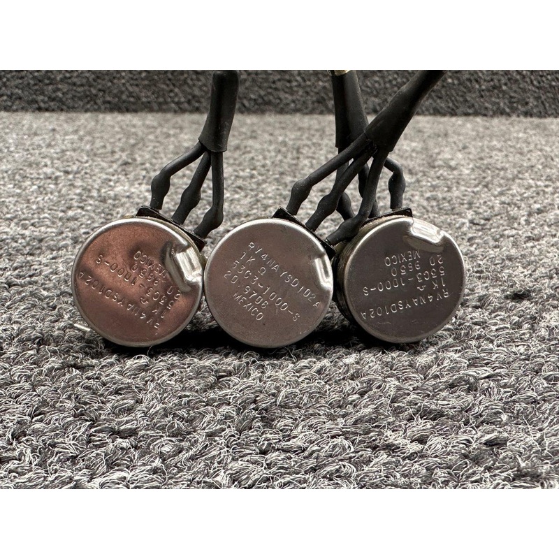 53C3-1000-S (Alt: RV4NAYSD102A) Clarostat Potentiometer with Knob (Set of 3)