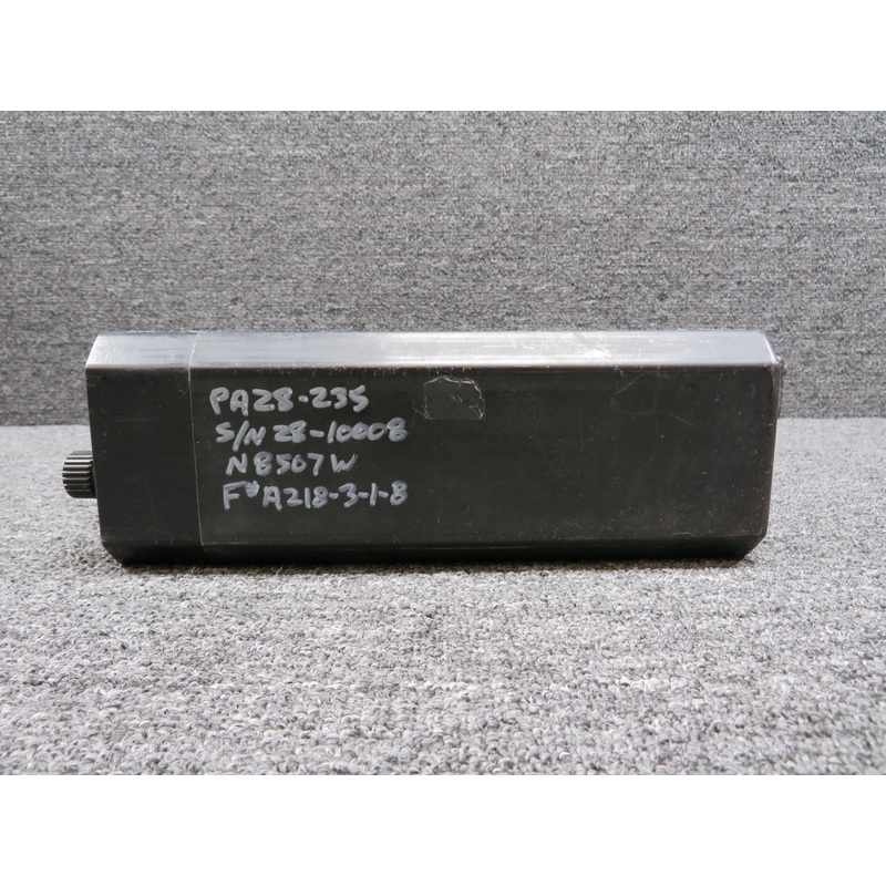 585032 RCA AVN-221 VHF NAV System (Missing Knob)