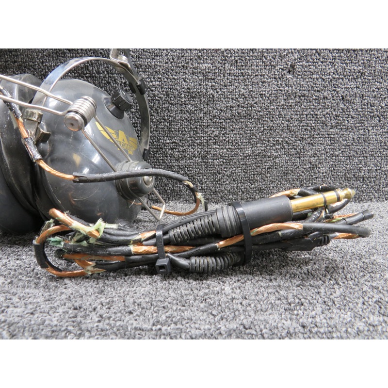 AC-200 Avcomm Headphones (Damaged Rubber on Wire)