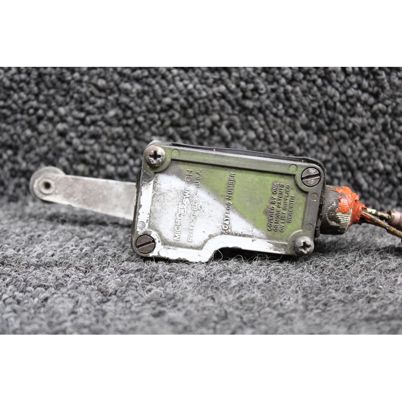 1VA20 Cessna 401A Micro Switch Main Gear Switch LH