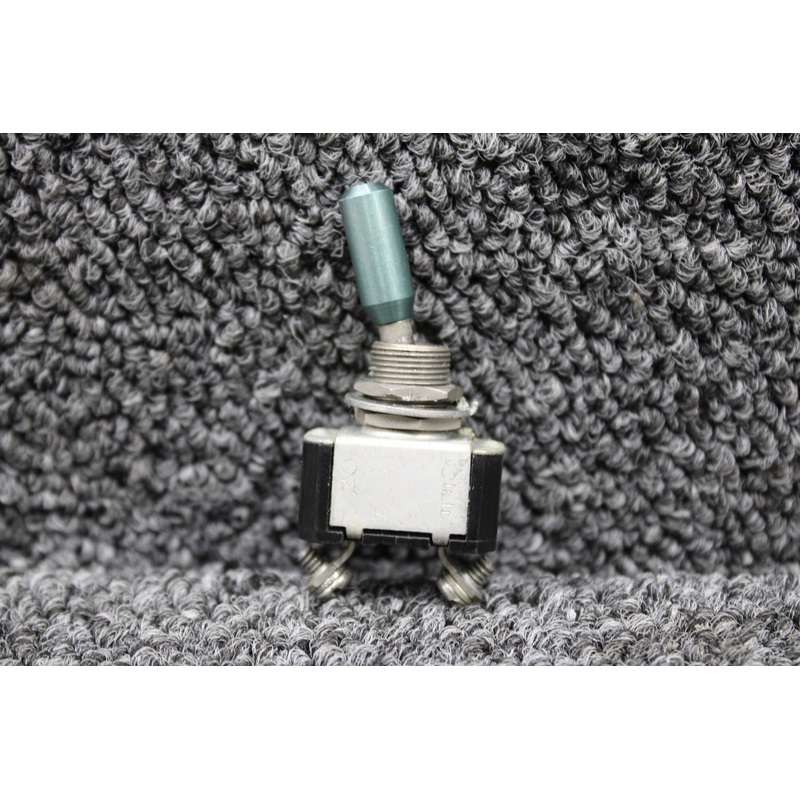 8906K1754 (Alt: 35-380053-21) Cutler Hammer Toggle Switch (Green)