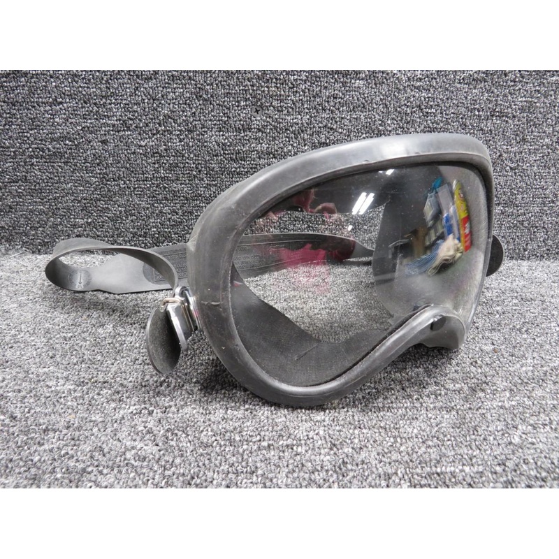 118075 BE Aerospace Smoke Goggles with Bag