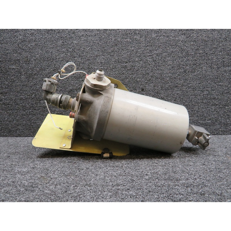 306005 (Alt: 222-366-621-3CHG) AMBAC Fuel Filter with Mount (Dented)