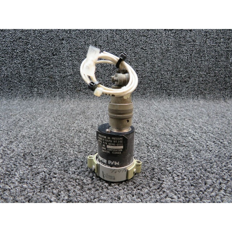 66745-0111 (ALT: 55571-002) Aerosonic Corp Oil Pressure Indicator (Volts: 28)