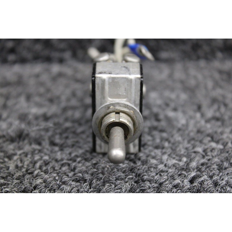 MS35059-21 (Alt: 8820K16) Cutler-Hammer Toggle Switch Assembly