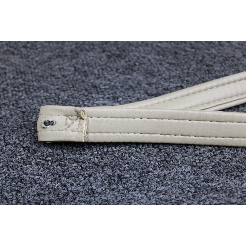 LA52113550 (Use: 2811101-9) Columbia LC41-550FG Cabin Door Pull Down Strap
