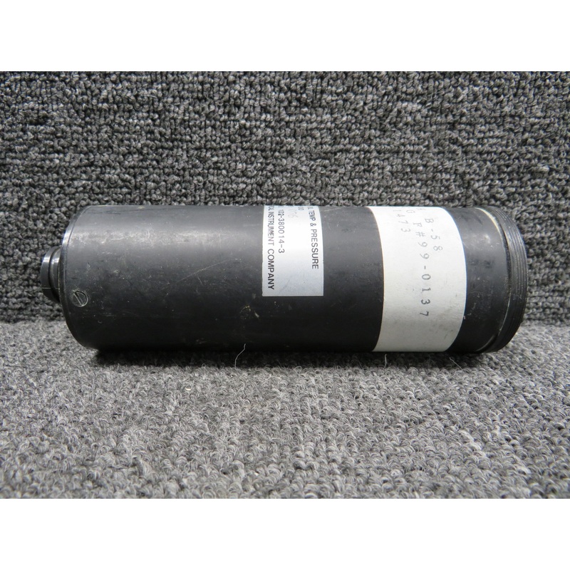 563-100 (Alt:102-380014-3) Hickok-Beech Oil Temp and Pressure Indicator