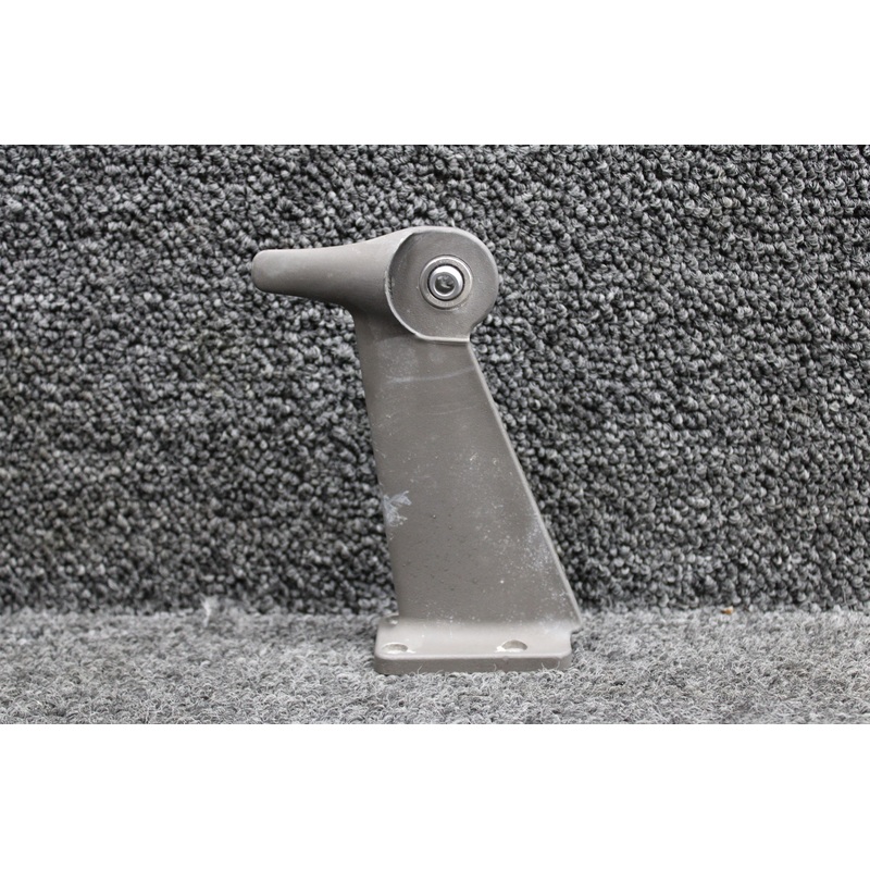LA57265130 (Cast: LA57265131) Columbia LC41-550FG Flap Hinge Aft (WS 26.5)