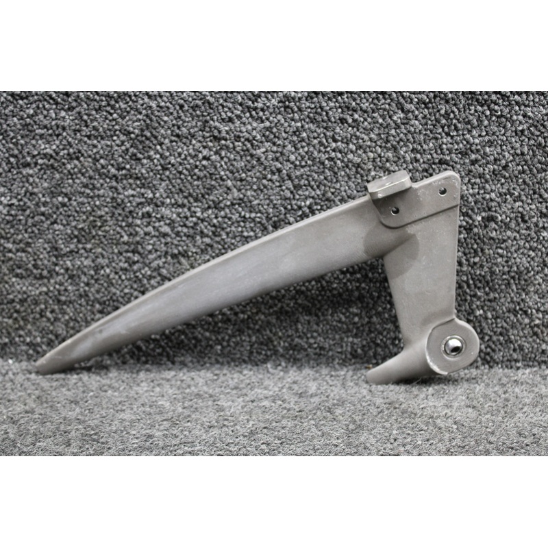 LA57265230 (Cast: LA57265231) Columbia LC41-550FG Flap Hinge Aft (WS 65.5)