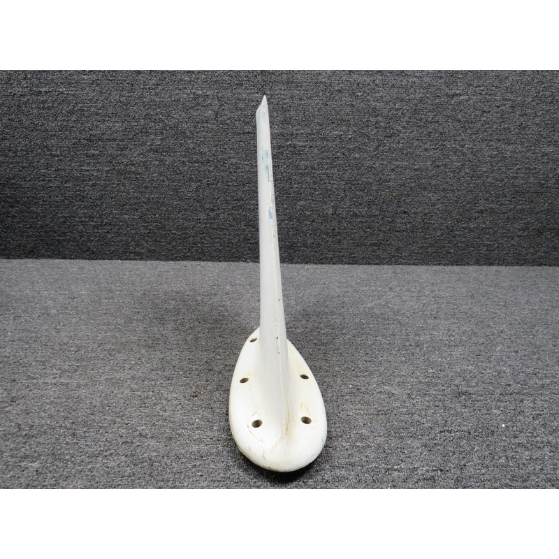 VC10-126 Communications Antenna (Worn Paint)