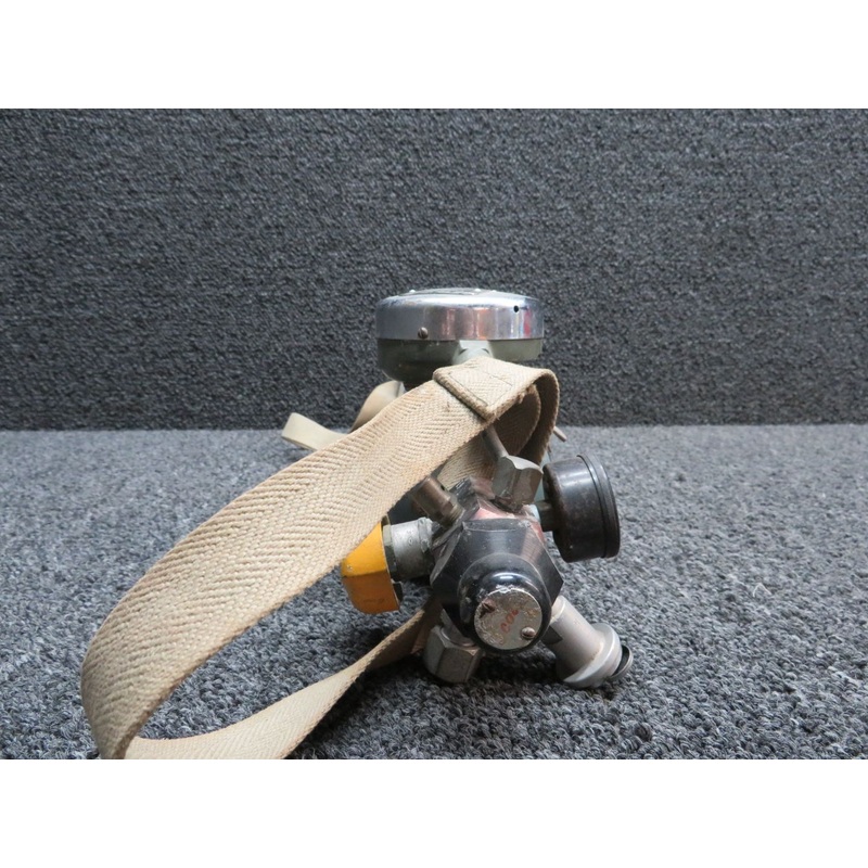 5600, 5600-2C1A-E20B, 6379-20 Scott Oxygen Bottle with Regulators