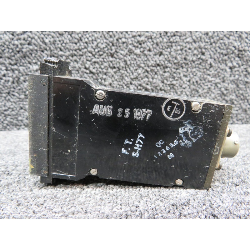 820-599 (Alt: 6608210-12) Hickok Temperature Control Indicator (Broken Mount Ears)