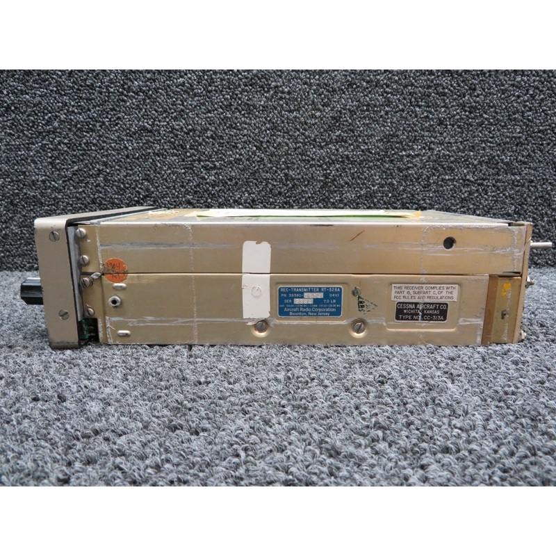 39380-1114 ARC RT-528A Nav-Comm Radio (Volts: 14) (Cracked Knobs) (Core)