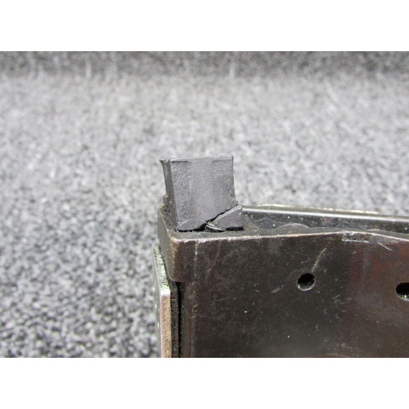 758-273 (Use: 763-855) Piper Rapco Brush Block Assembly (Broken Block)