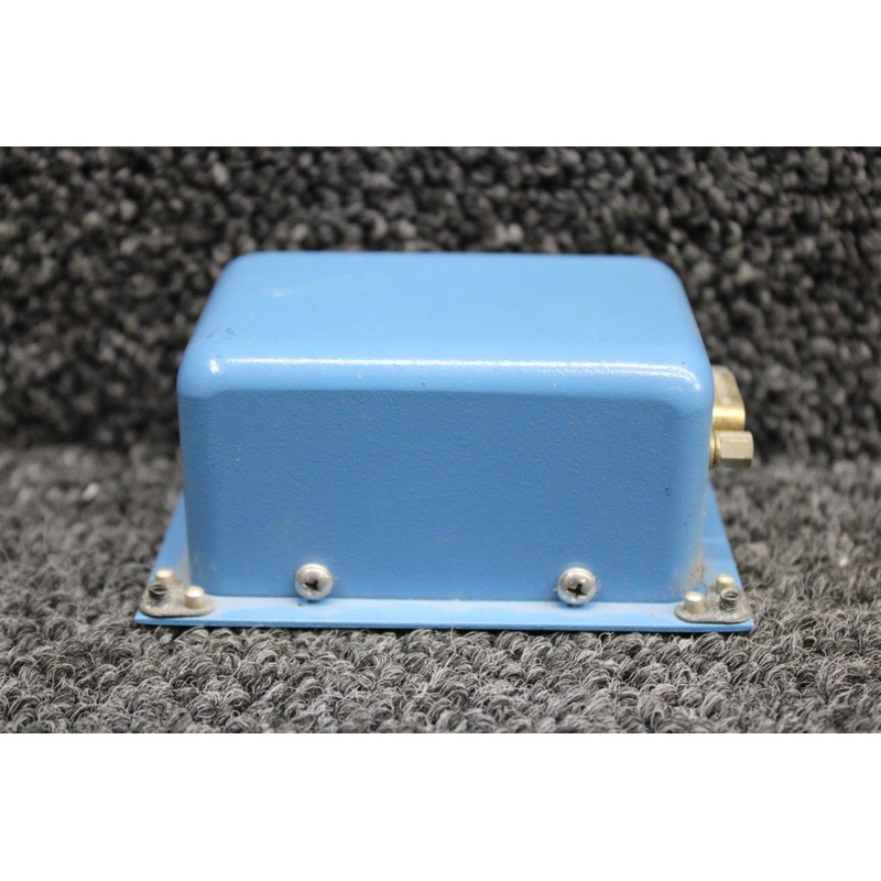 M1085B Baker Electronics Microphone Adapter (Volts: 28)