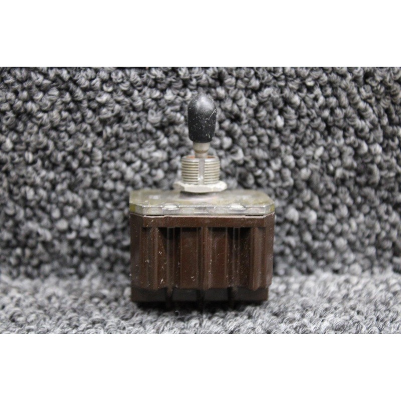 MS24525-22 (Alt: 8502K9) Cutler Hammer Toggle Switch (New Old Stock)
