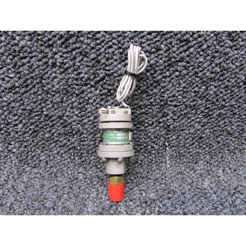 AV62-4000-2 (Alt: 0850452-7) Cessna 320 Avionics Inc Fuel Pressure Switch (28v)