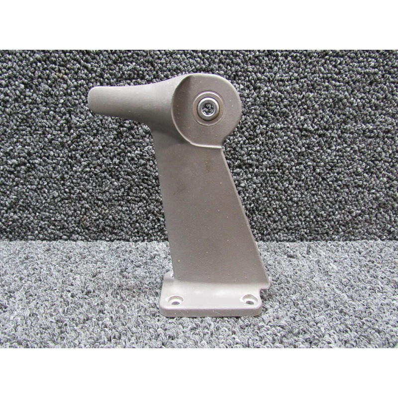 LA57265130 Columbia 350 Hinge Assembly Aft Flap WS 26.5 (CAST)