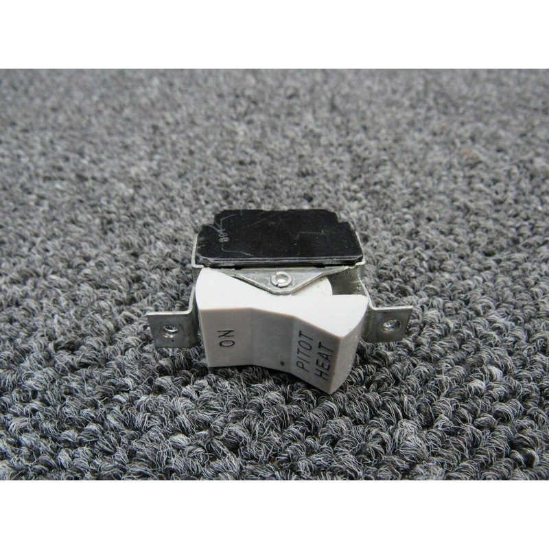 454-658 Carling Pitot Heat Rocker Switch (Volts: 125/250, Amps: 10/15))