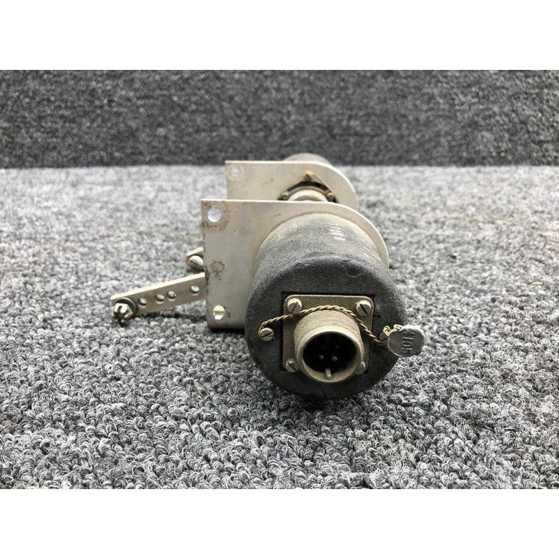 708880 (M/N: 1408A-2) Lear Inc. Autopilot Follow Up Assy W/ Bracket (14V) (SA)