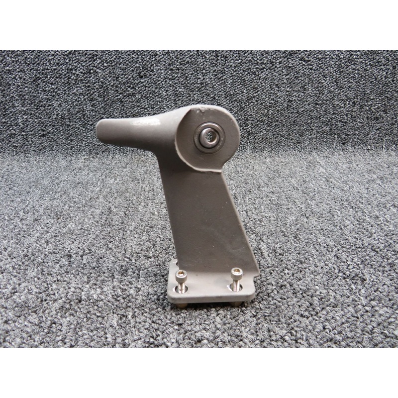 LA57265430 Columbia 350 Hinge Assembly Aft Flap WS 143.5 (CAST)