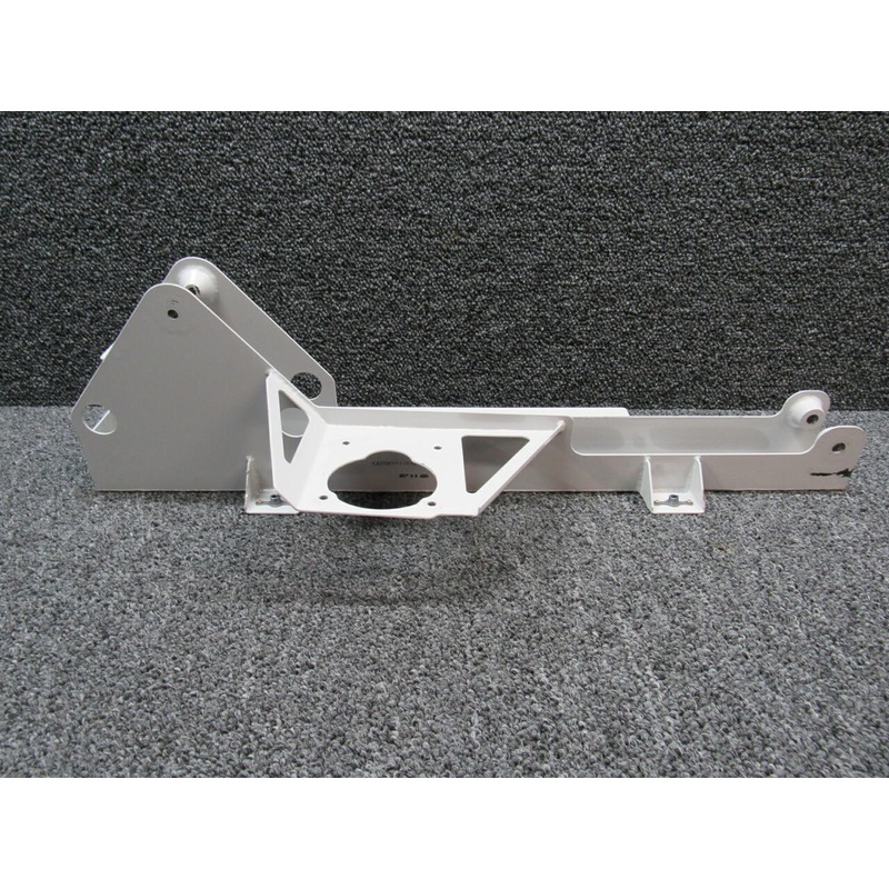 LA57263013-14 Columbia 350 Bracket Center Bellcrank Flap (GIFD)