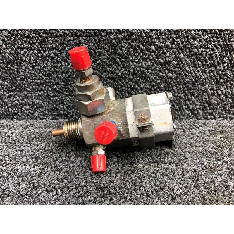 801366-11 (ALT: C166001-0819) Kelly Aerospace Oxygen Bottle Regulator