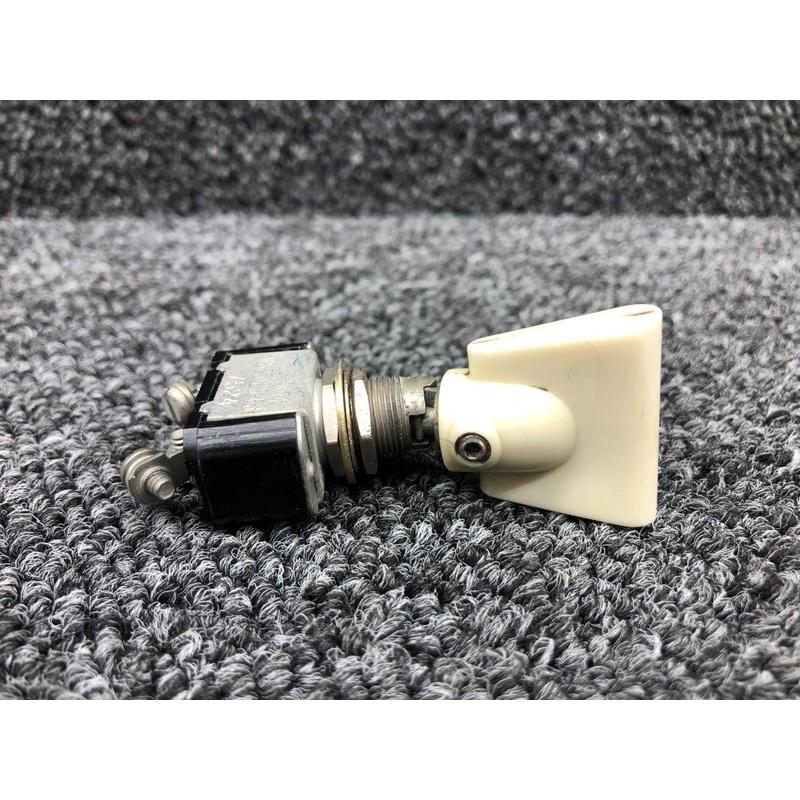 MS25125-E3 (Alt: 8857K44) Cutler-Hammer Flap Toggle Switch Assembly
