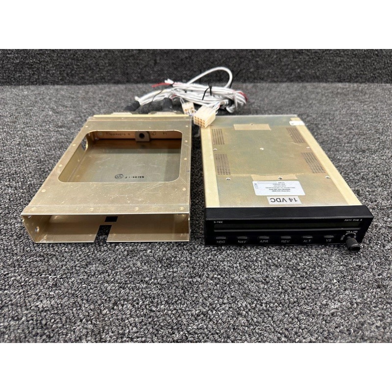 01192-0-0T S-Tec Autopilot Controller Unit with Tray (Volts: 14)