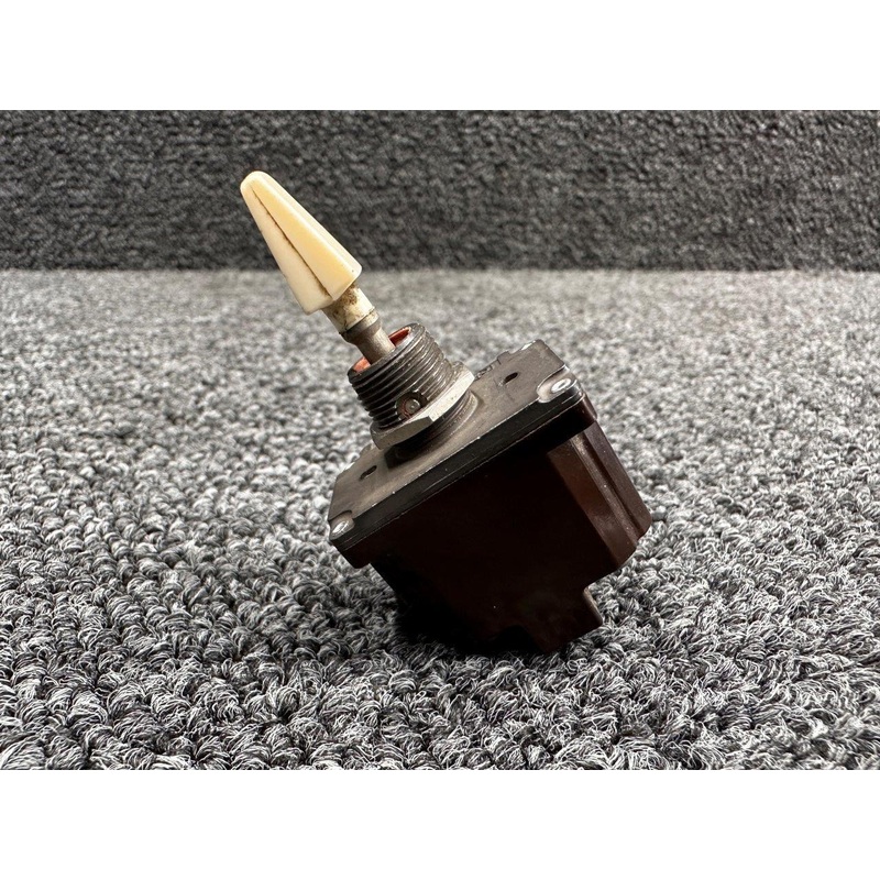 8906K3149 Cutler Hammer Toggle Flap Switch
