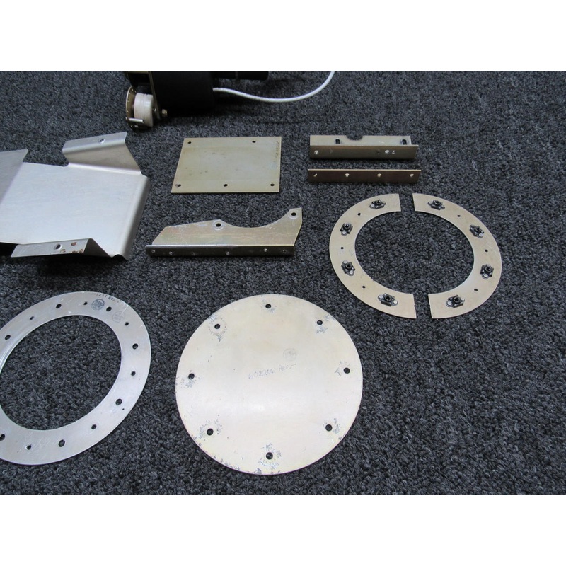 0106-T9 S-Tec Trim Servo Assembly W/ Mounting Brackets (Volts: 28)