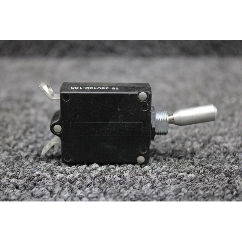 W31-X1020-15 (Alt: 35-380132-105) Tyco Toggle Breaker Switch (50/250V, 15A) (SA)