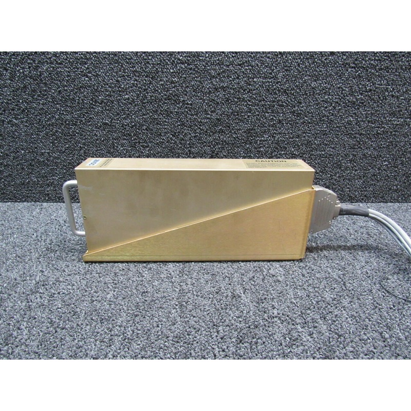 0109 Beechcraft 95-B55 S-tec Roll Computer W/ Tray (Volts: 28)