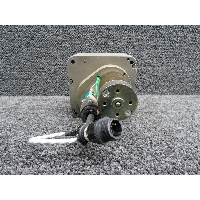 Cessna T210F Century Flight Systems 1C784-2-1045R Autopilot Servo (Volts: 12)