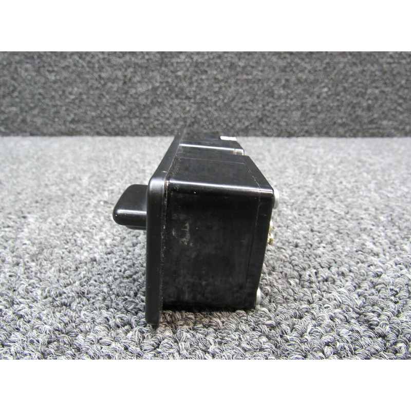 051A0330-2 (USE: 051A0000) Cirrus SR22T Precise Flight Integrated Flap & Oxygen Switch (Hours: 695.5)