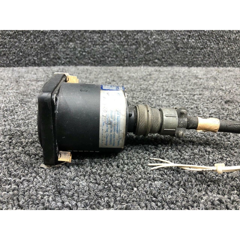 500-23 (Alt: C668520-0104) Instruments Inc. Outside Air Temp. Indicator (Cracked)
